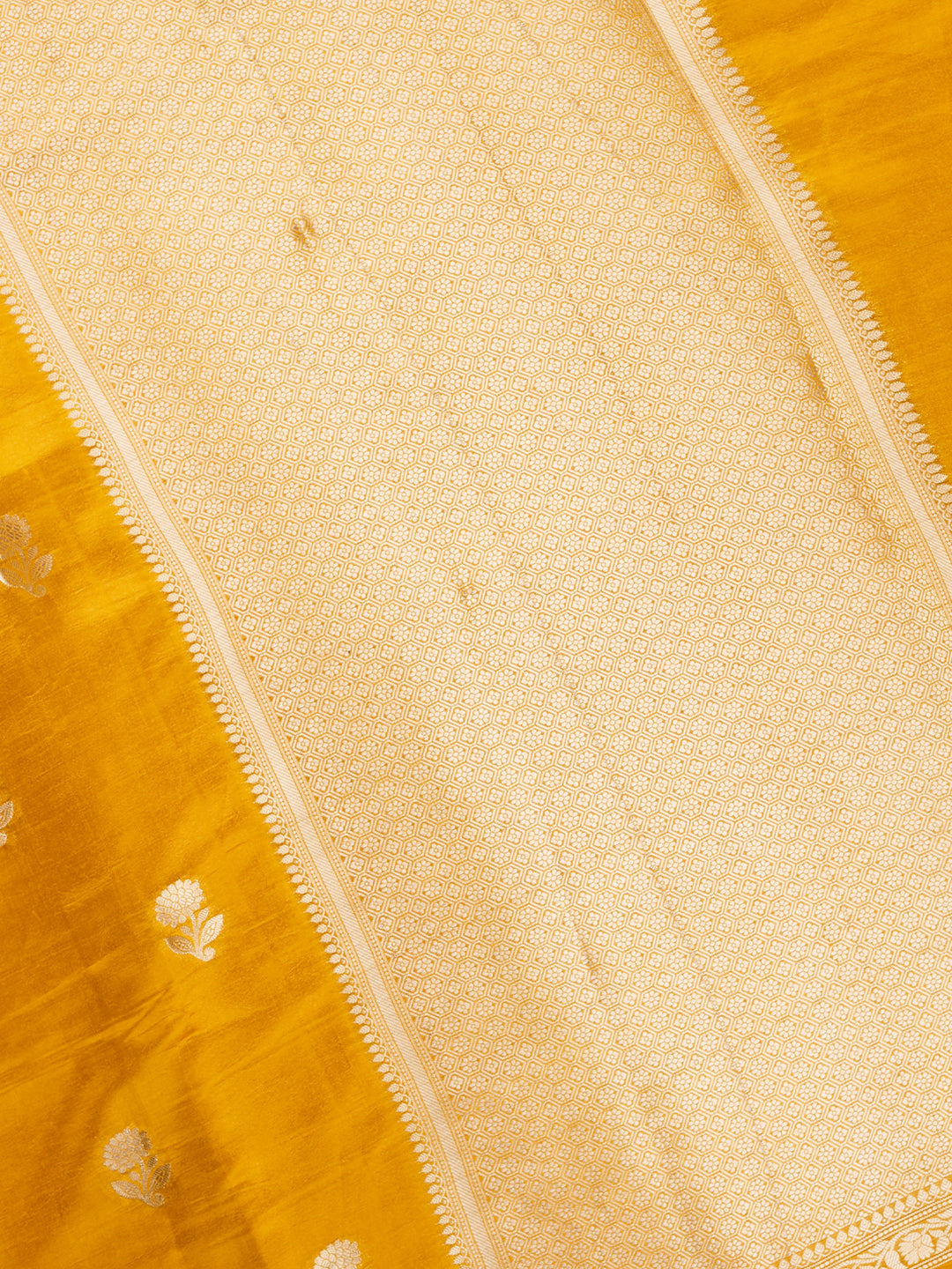 Yellow  Pure Silk Plain With Zari Buti Banarasi Saree_4