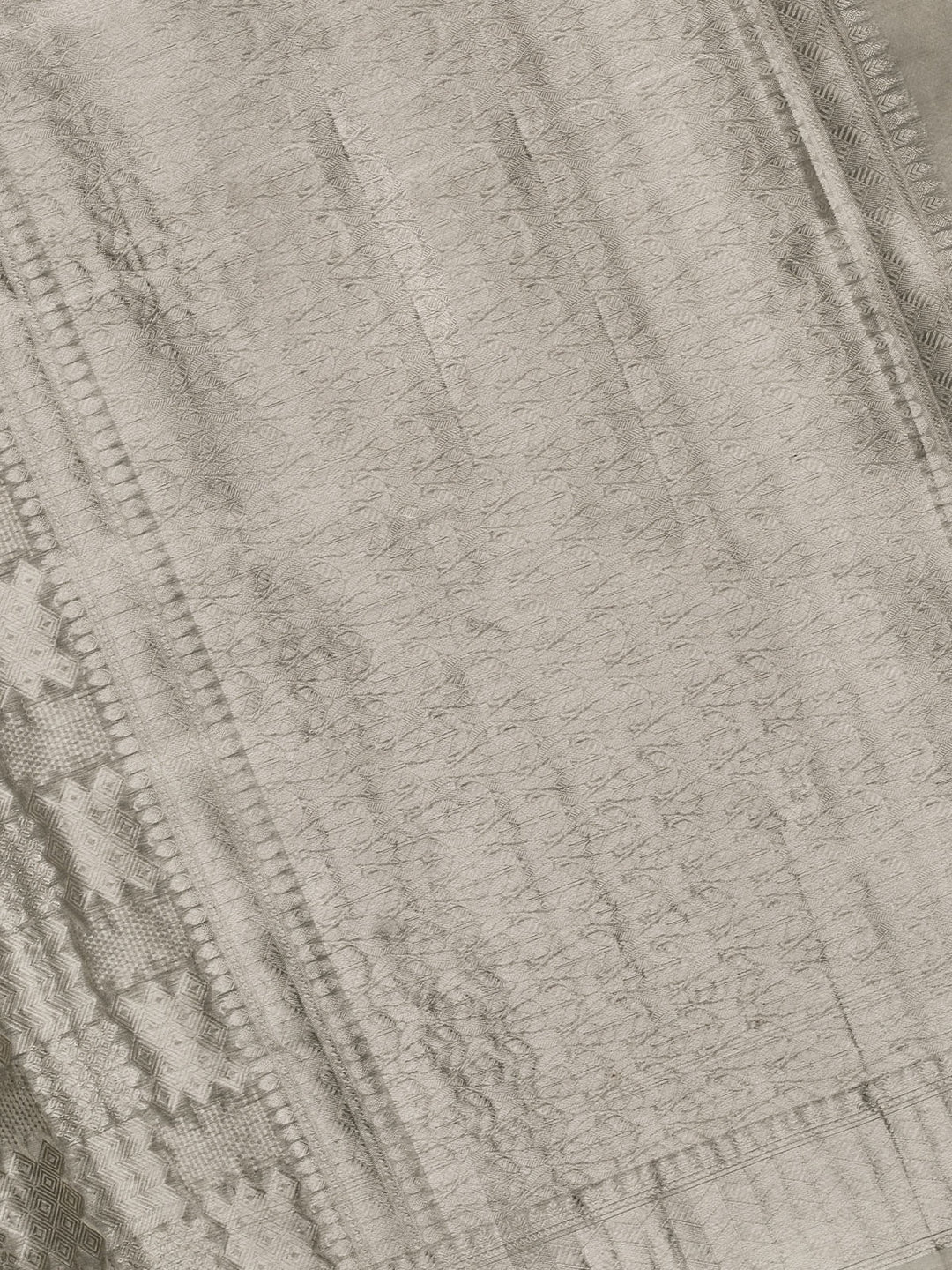 Silver Pure Tissue Zari Weave Banarasi Saree_4