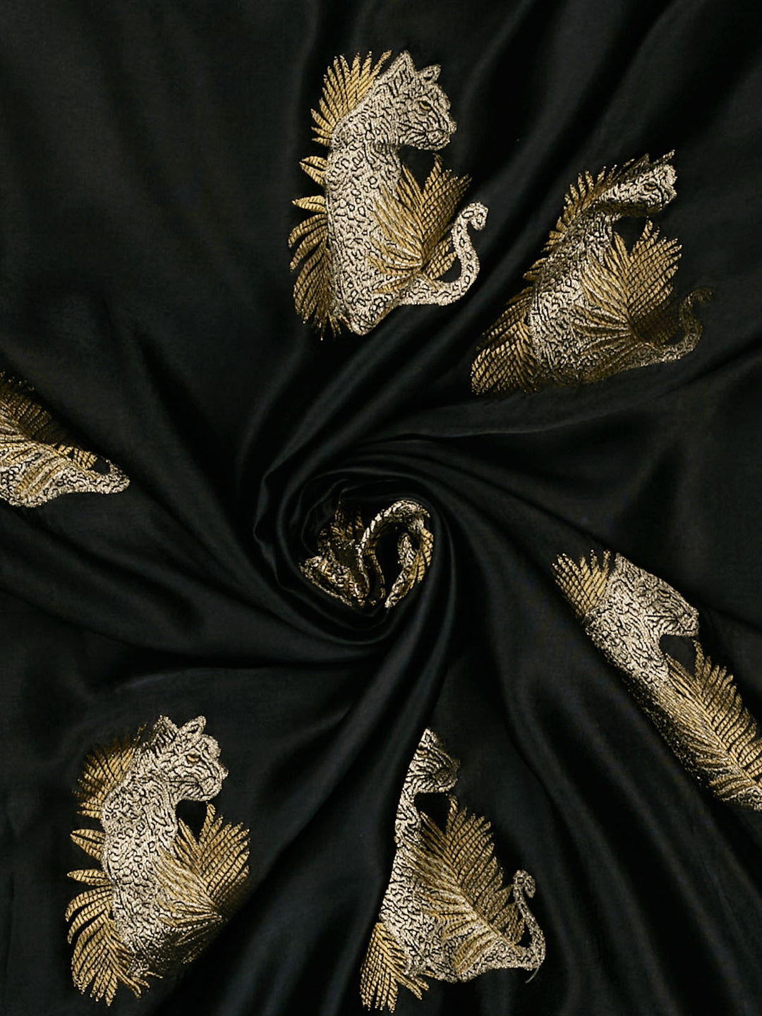 Black Mysore Silk Soarupa Buti With Zari Border Banarasi Saree_3