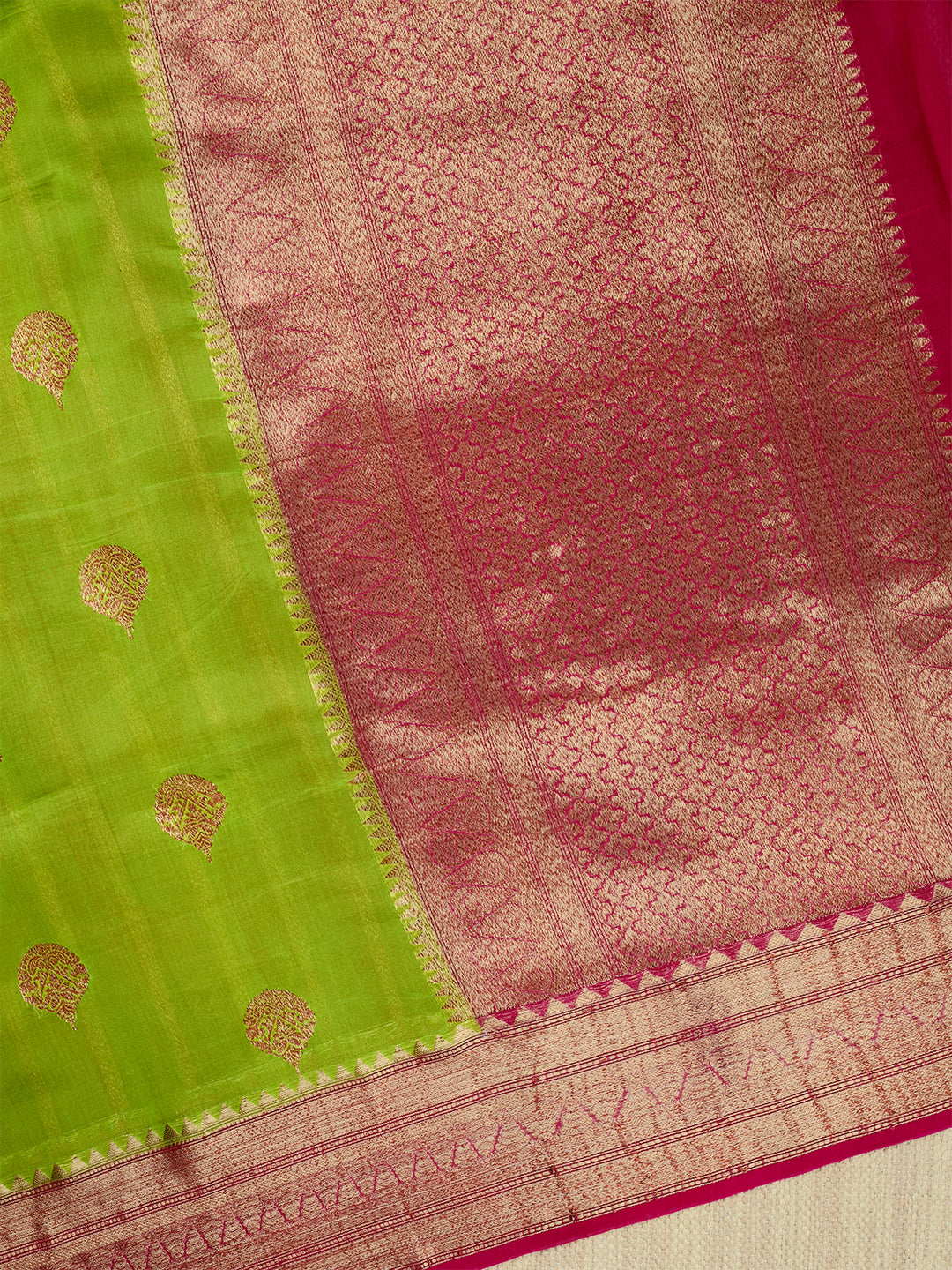 Green Organza Silk Antique Zari Buta Banarasi Saree_3