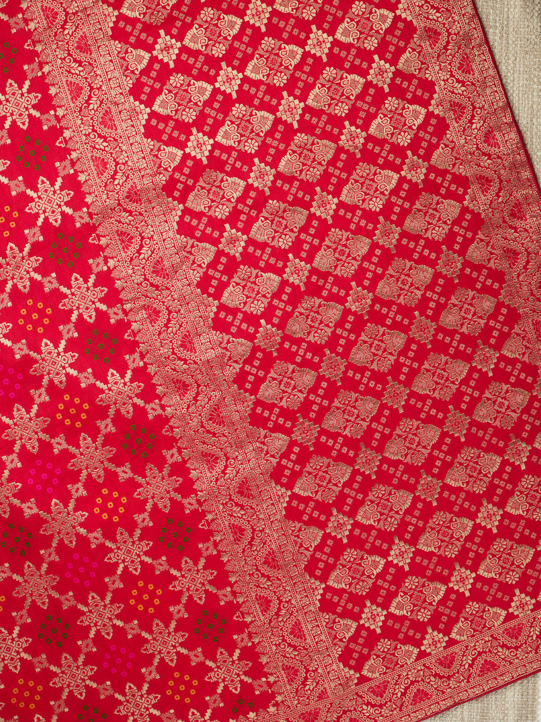 Red Dola Silk Banarasi Saree_3