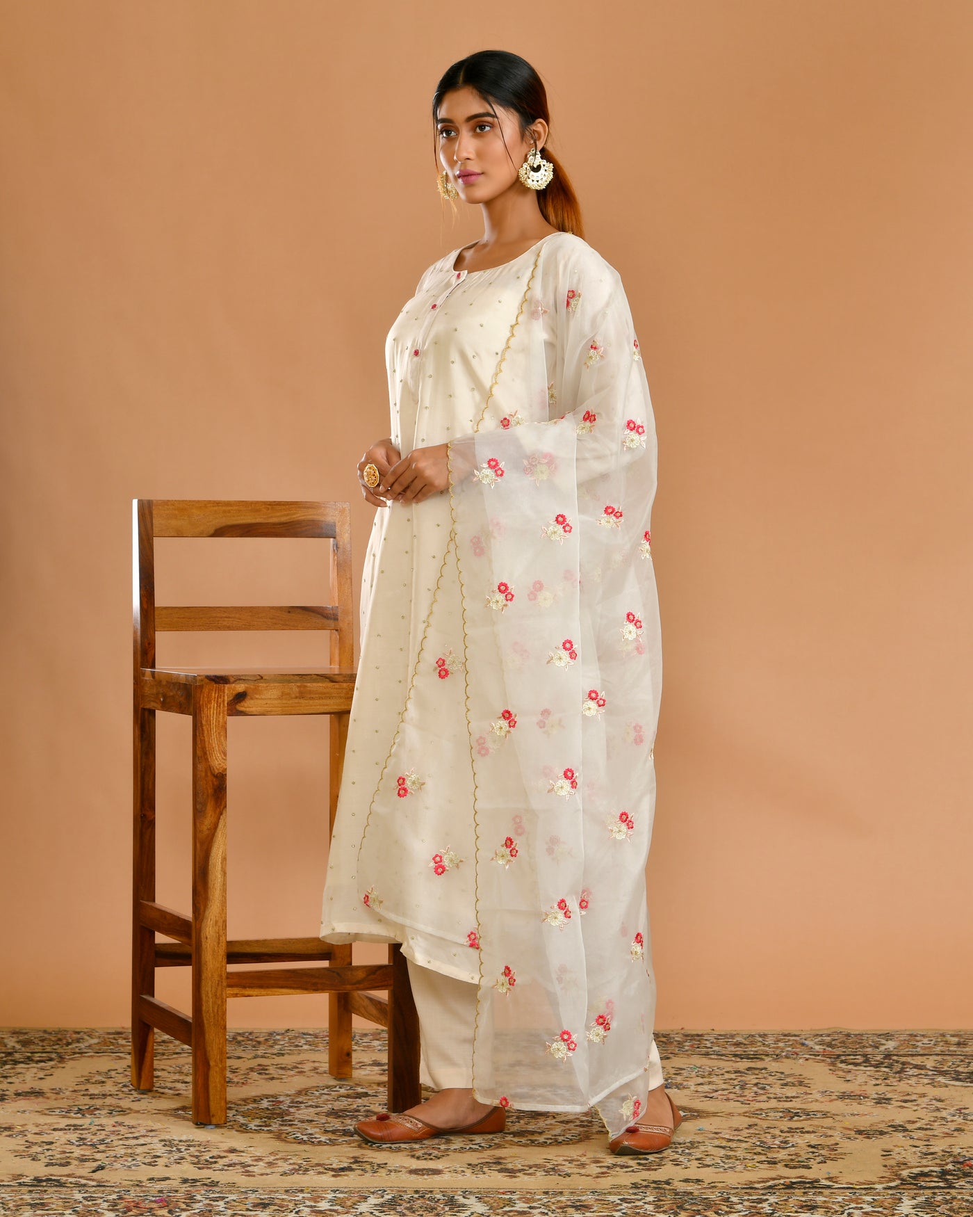 Off-white Muslin Machine Embroidery Ethnic Suit Set
