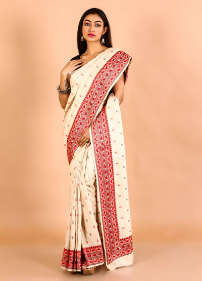 Beige Gachi Tussar Ornamental Embroidery Saree With Wide Border